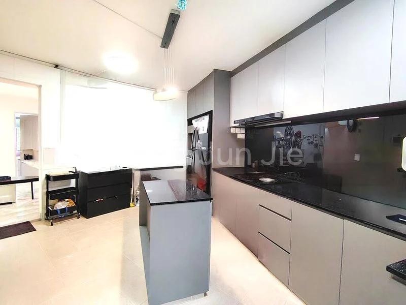 4 Room (4A) HDB for Sale in  610 Clementi West Street 1 - Image 2